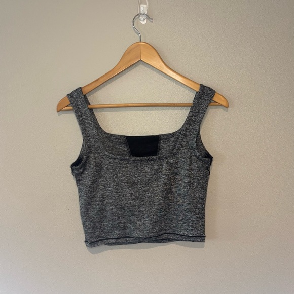 THE NORTH FACE Black & Grey Athletic Cropped Tank Top Sports Bra Like New Medium - Picture 2 of 13